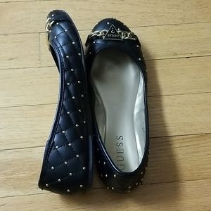 BOGO🎉 Guess flats